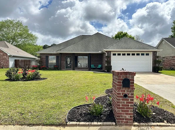 7621 Falcon Cir, Ocean Springs, MS 39564
