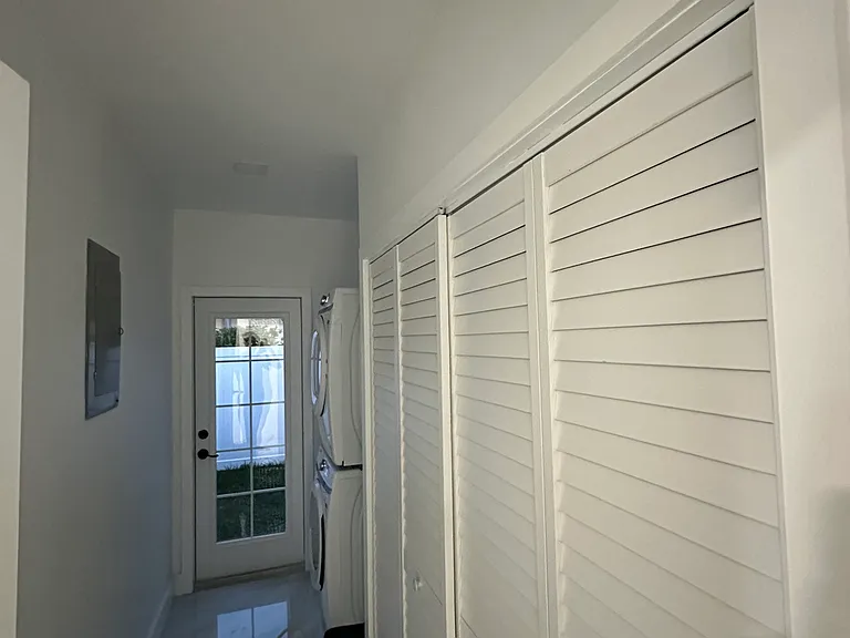 1060 Tyler St — Photo 25
