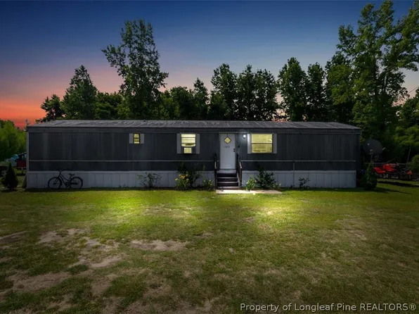 1322 Crenshaw Rd, Saint Pauls, NC 28384