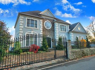 198 Flagg Pl, Staten Island, NY 10304