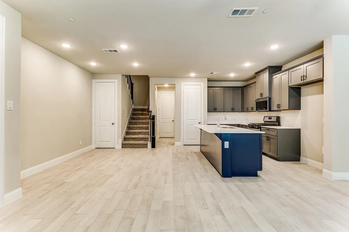 Building Photo - 4712 Ladrillo Ln