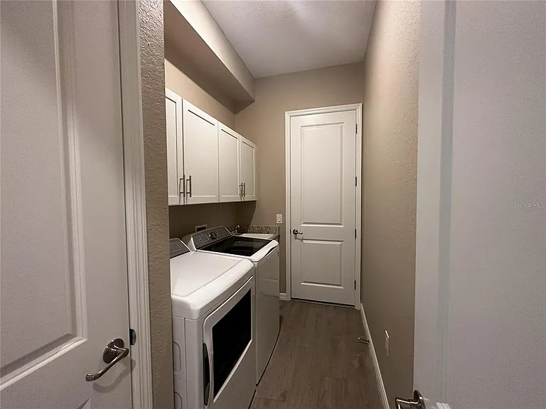 25115 Longmeadow Dr — Photo 26
