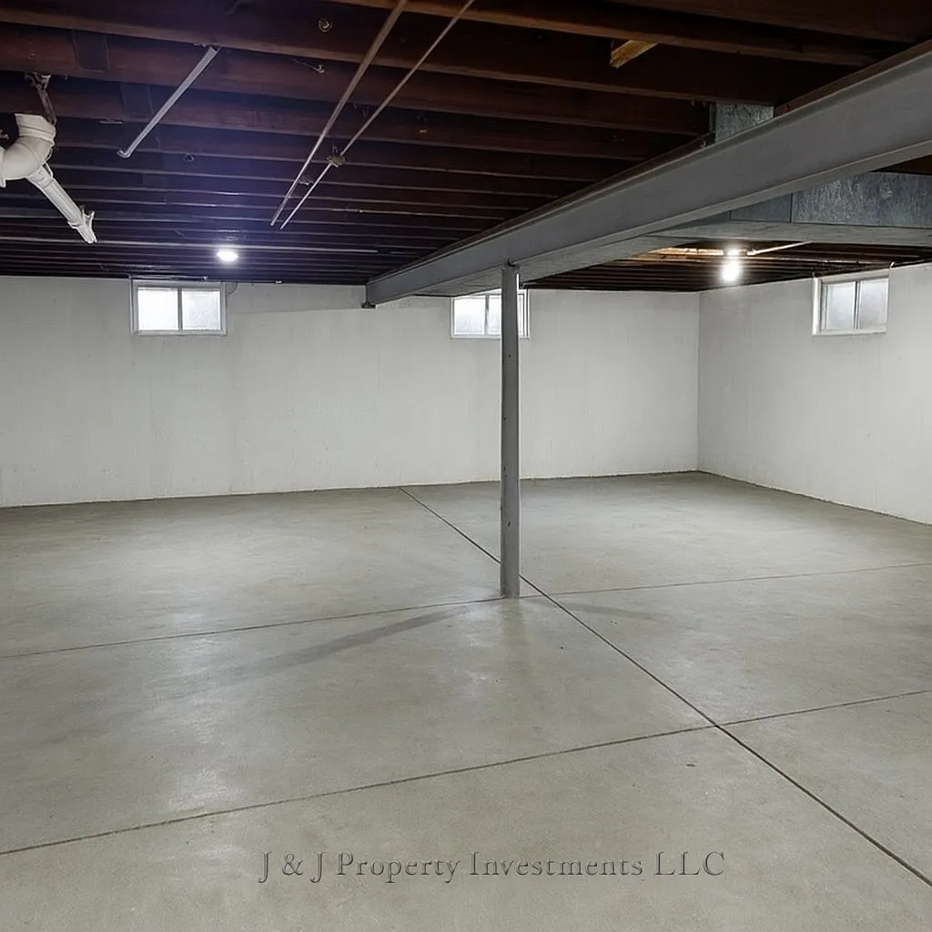 7119 South Solon Road - 1 — Photo 3