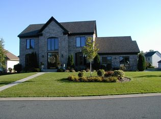 8512 Carriage Hill Cir, Savage, MN 55378