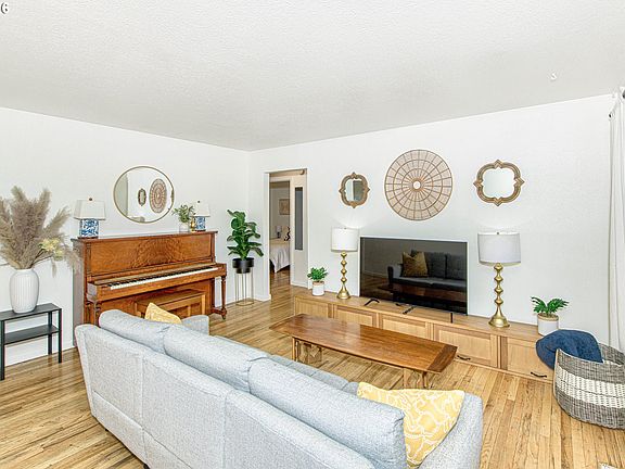 4th image of 7507 SE 69th Ave