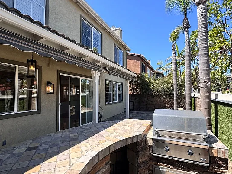326 Manila Ave — Photo 21