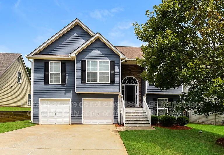 261 Augusta Woods Dr — Photo 1