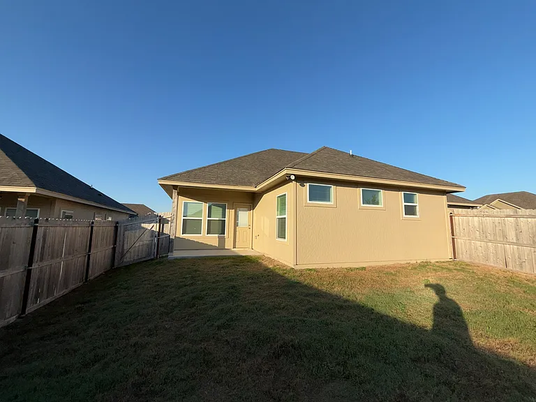3481 Fenway Cir — Photo 17