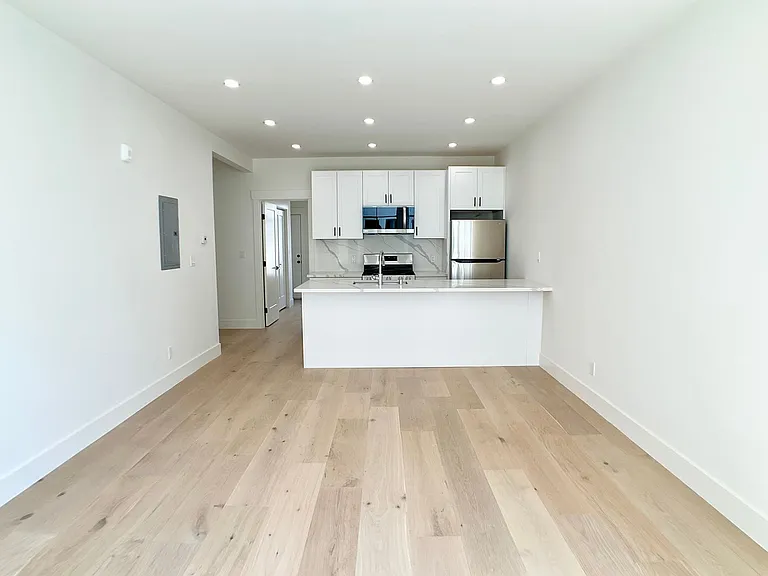1601 Beach St #201 — Photo 1