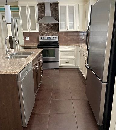 5th image of 676 Northmount Dr NW