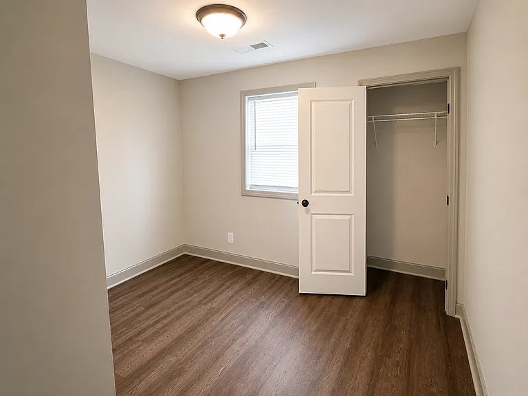 122 N Washington St — Photo 22
