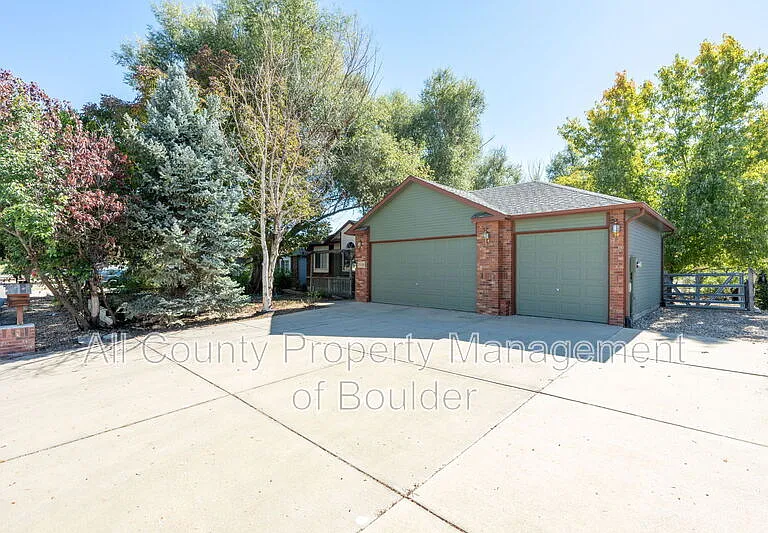 2658 Serena Dr — Photo 1