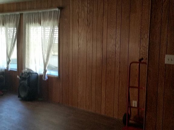 Big windows in living area.