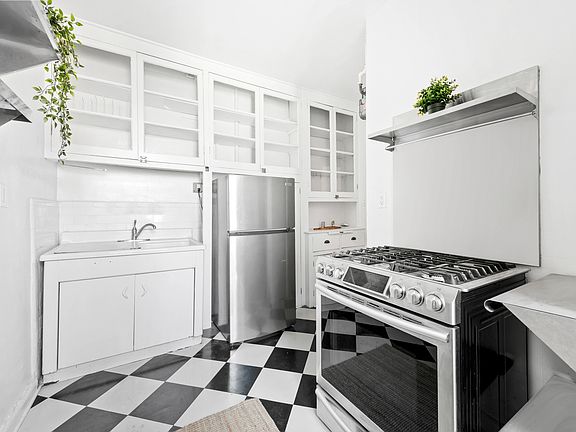 4th image of 332 E 84th St APT 5E