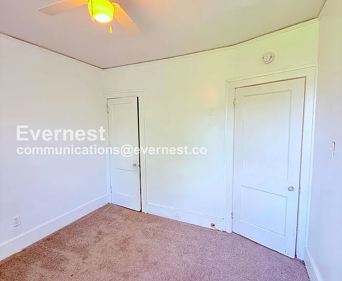 5236 S Clarendon St — Photo 17