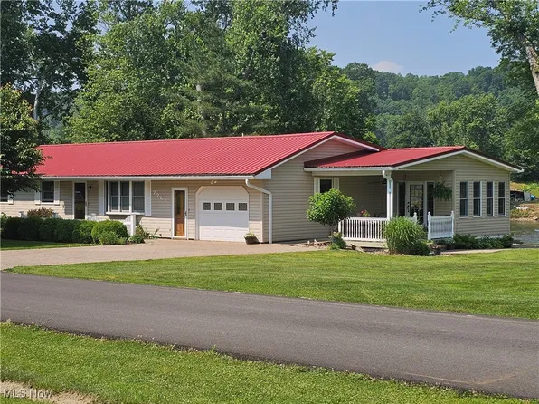 7261 Austin Dr, McConnelsville, OH 43756
