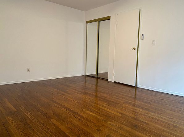 3674 Park Ave APT 1D, Wantagh, NY 11793