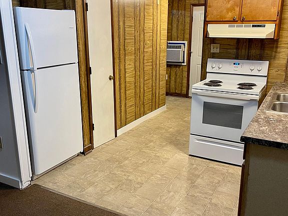 3rd image of 638 Melrose Dr #6