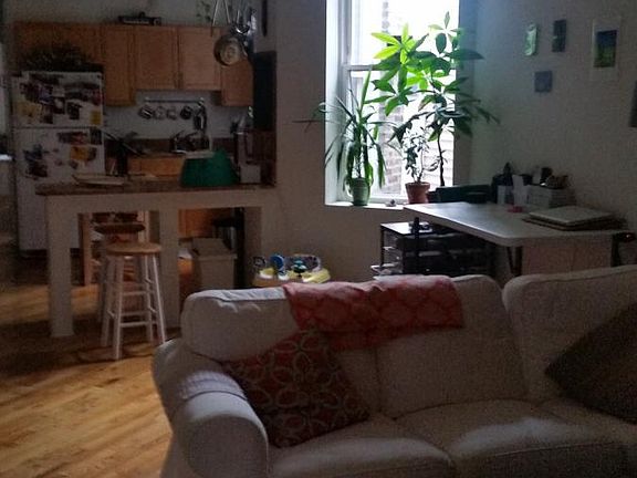 2nd image of 2306 W Superior St APT 2W