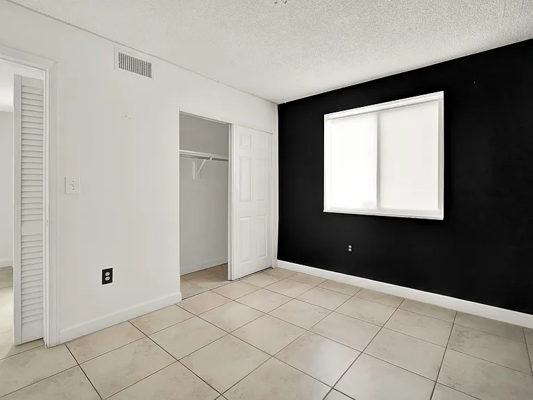 2726 SW 21st St #101 — Photo 10