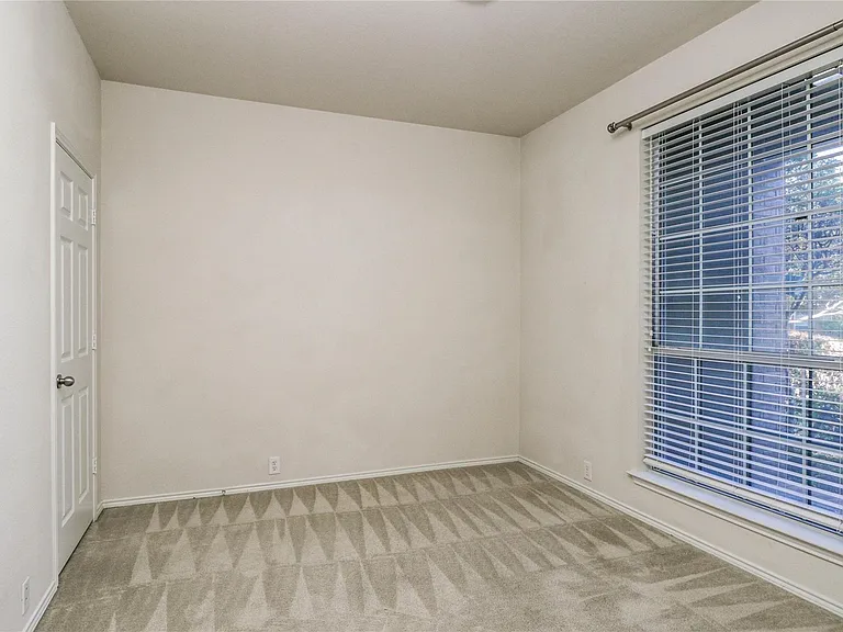 11232 Chaucer Dr — Photo 19