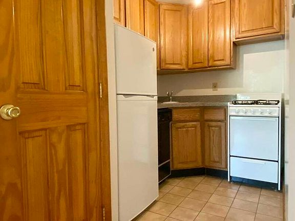 5th image of 24 W 87th St APT 3A