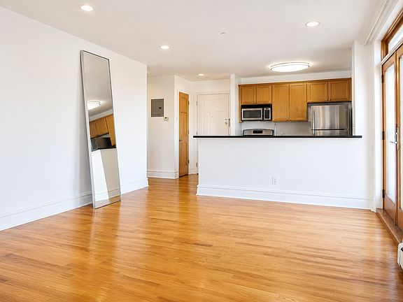 3rd image of 150 S 1st St #3C
