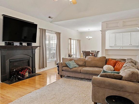 4th image of 8233 Marshall Brae Dr