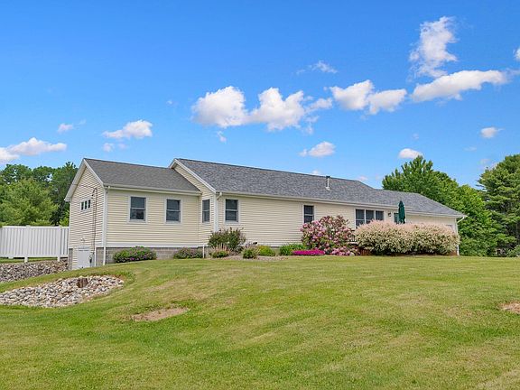 4th image of 402 Mere Point Road