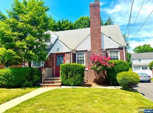 27 Monterey Ave, Teaneck, NJ 07666