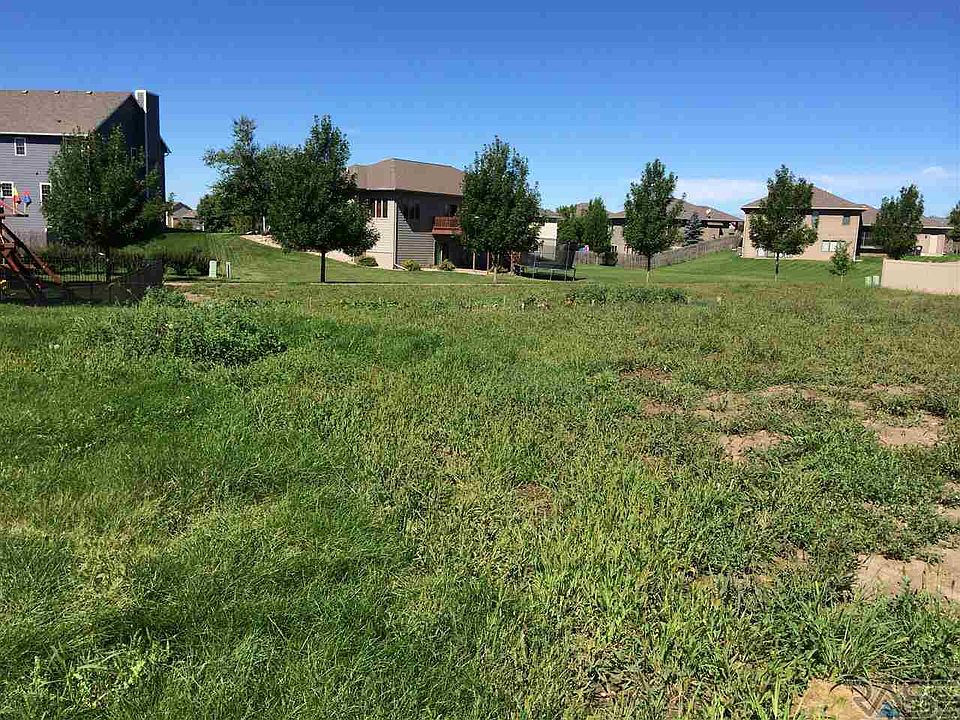 1st image of 608 W Garden Pl