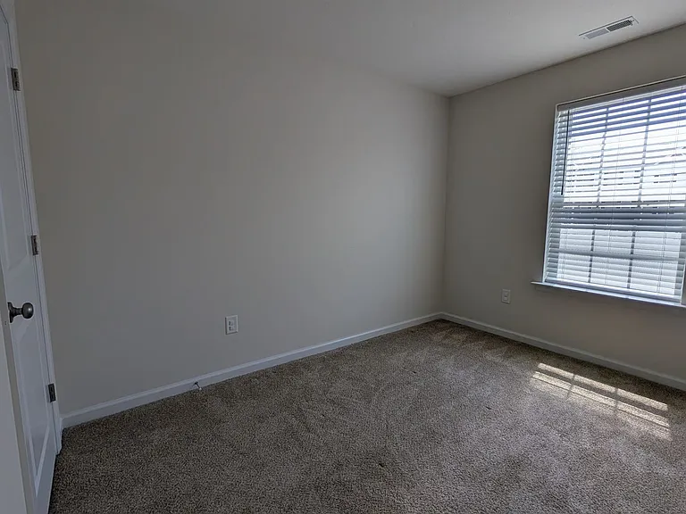 109 Holstein Dr — Photo 15