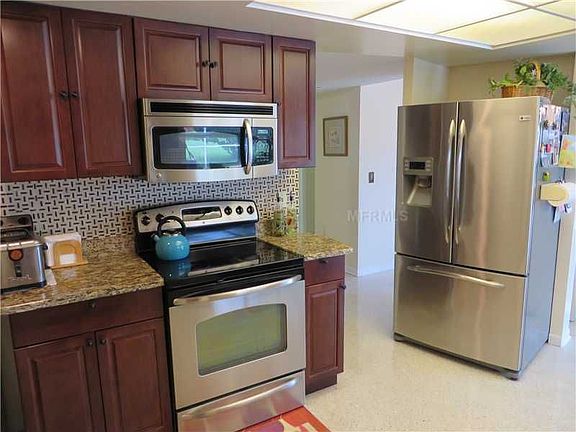 5th image of 8845 Pinehurst Dr