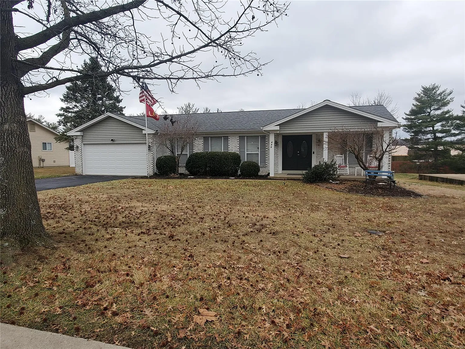 420 Royal Village Dr photo 1
