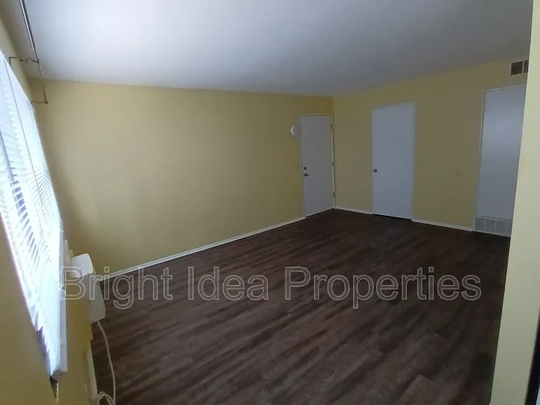 5940 E River Rd #11 — Photo 8