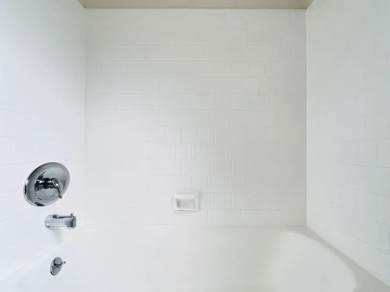 5525 Harold Way #15 — Photo 12