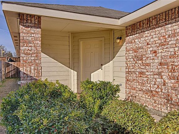 3rd image of 5900 Parkview Hills Ln