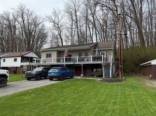 220 Causeway Dr, Franklin, PA