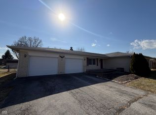 5585 Gallagher Dr, Greenwood, IN 46142