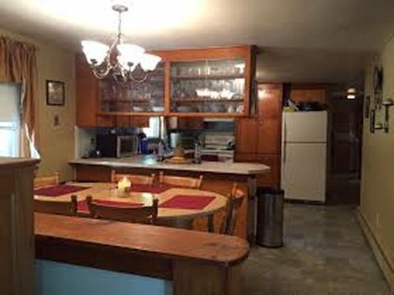2nd image of 72 Townsend St