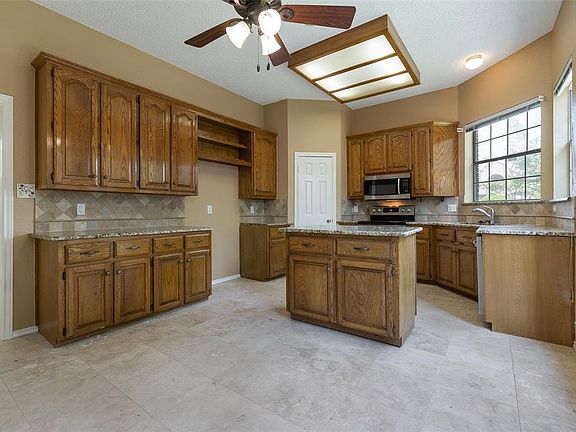 5th image of 8713 Greenwood Trl