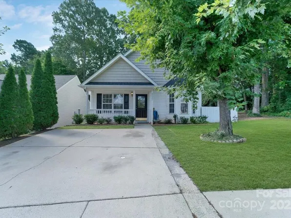 8421 Kings Creek Dr, Charlotte, NC 28273