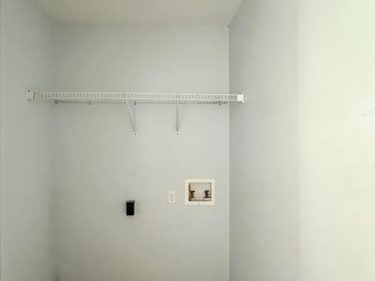 109 Evelyn Dr — Photo 6