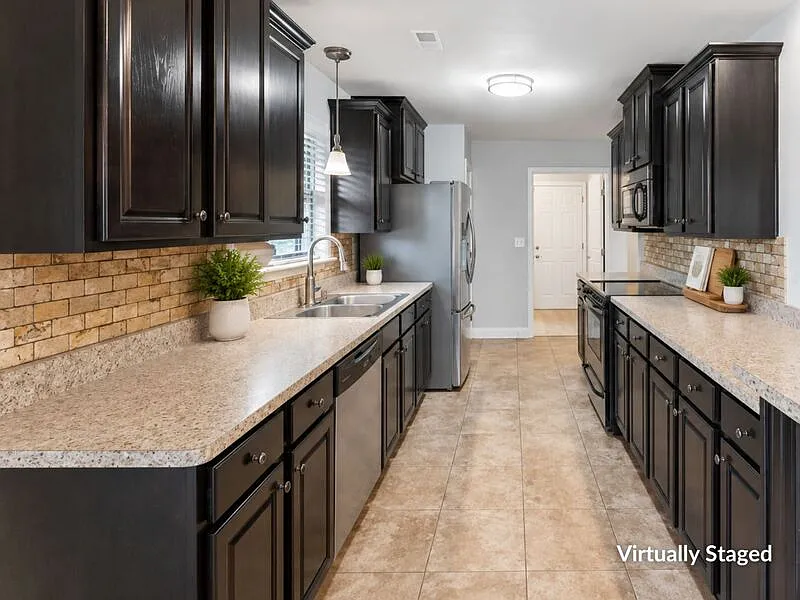 3 bed, 2.0 bath, 1812 sqft, $1,950 — Photo 4