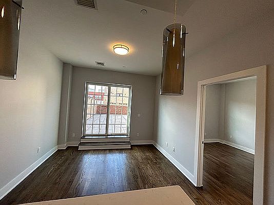 2nd image of 25-34 Steinway St #2R