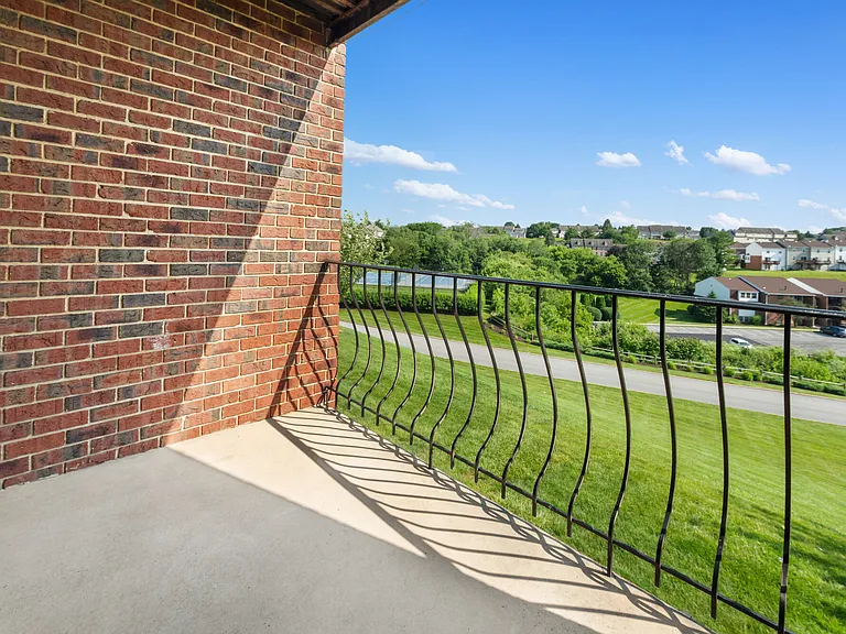 Greenspring — Photo 16