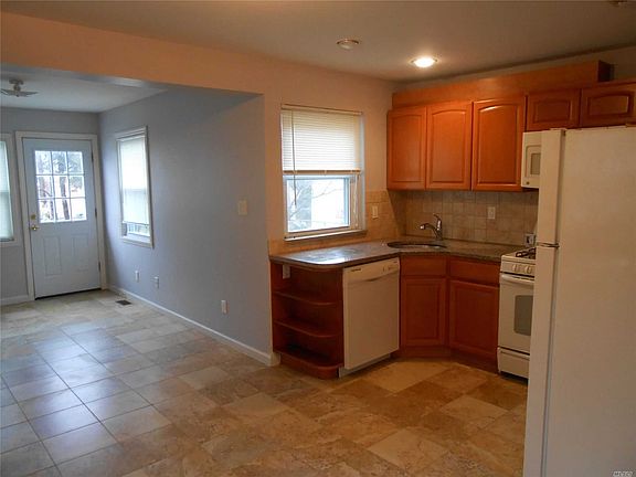 2nd image of 222 Colonial Ave #1