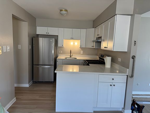 4th image of 7033 W 99th St #2