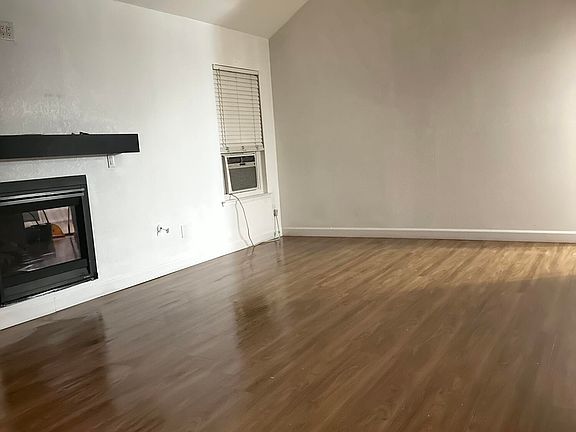 5th image of 555 S Halcyon Road