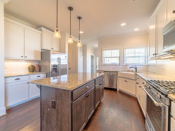 5th image of 125 Northlake Street